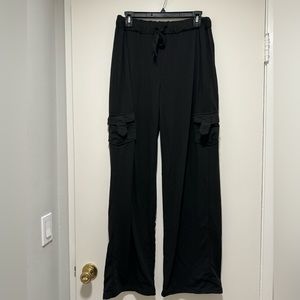 Boutique lounge pants with pockets. Wide leg. Black. Women’s Size Large. NWT
